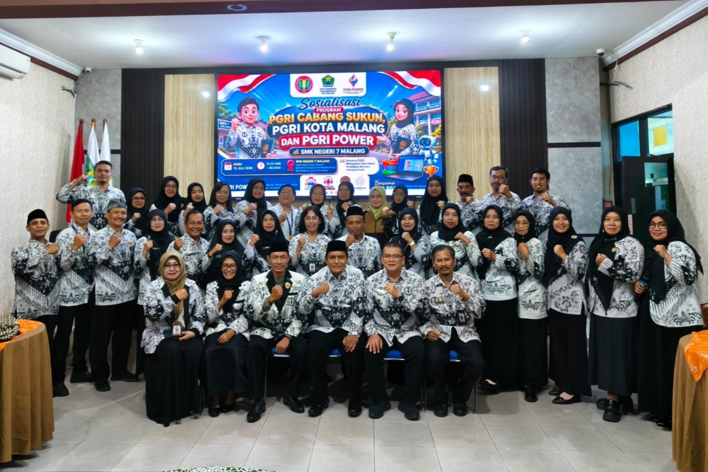 Sosialisasi Program PGRI Cabang Sukun, PGRI Kota Malang dan PGRI Power di SMK Negeri 7 Malang