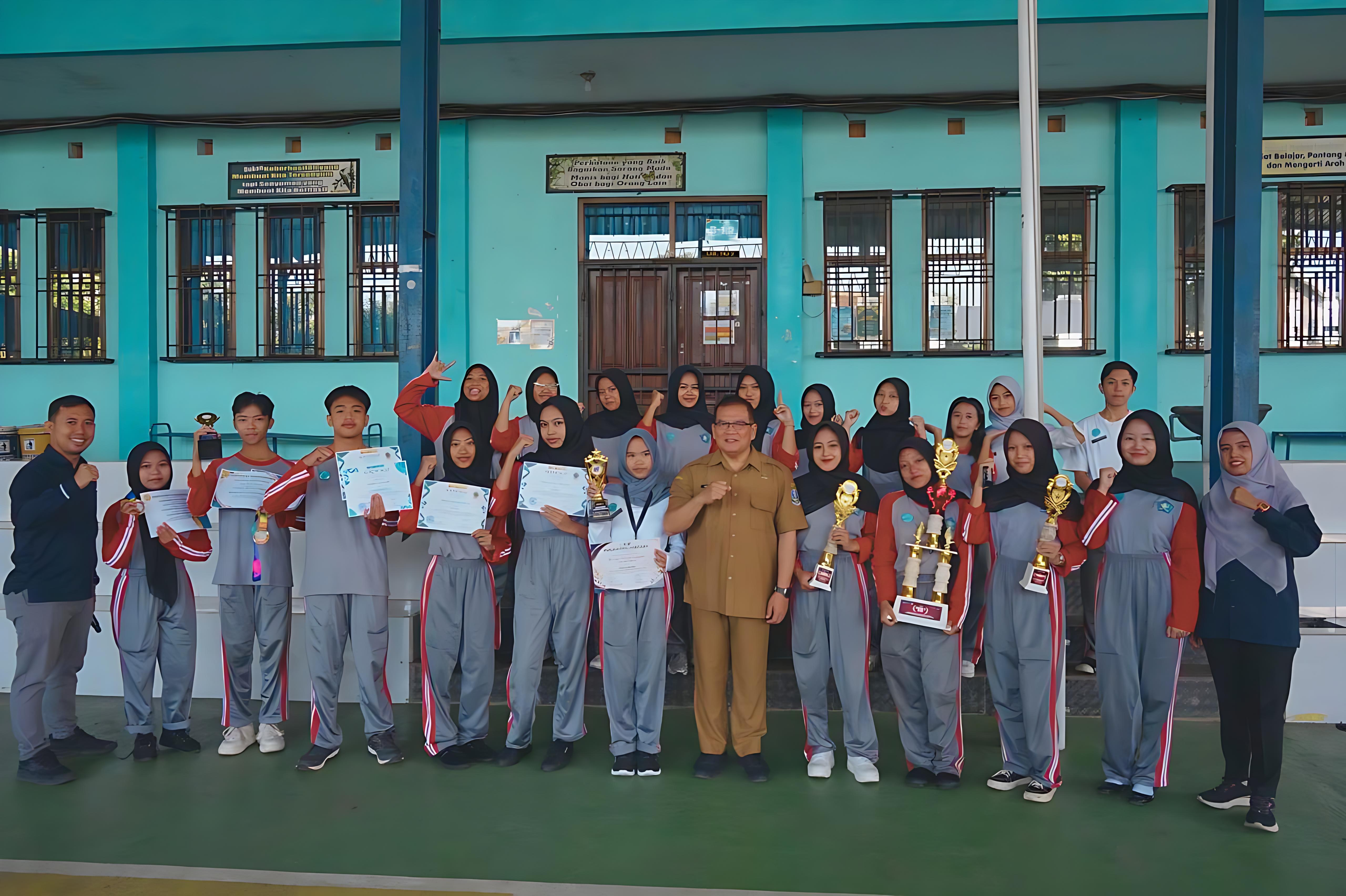 Sukses Jadi Siswa Berprestasi Di Sekolah